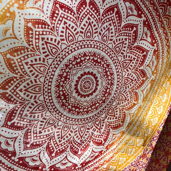 Hippie orange and red wall tapestry - Picture 2 of 3